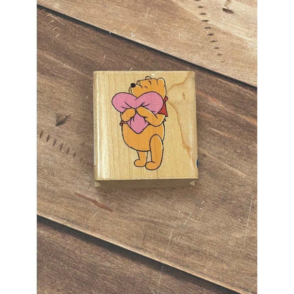 DISNEY ALL NIGHT MEDIA 997F09 POOH BEAR WITH HEART WOOD MOUNTED RUBBER STAMP